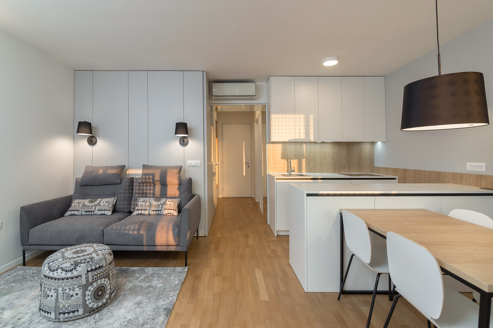 Dvosed z veliko uporabne površine